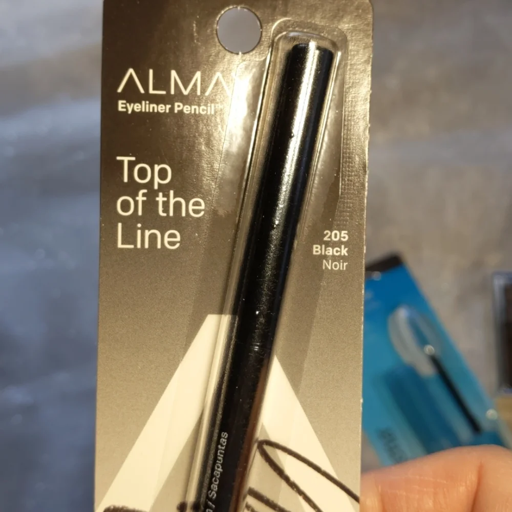 Lot of 4 make-up items